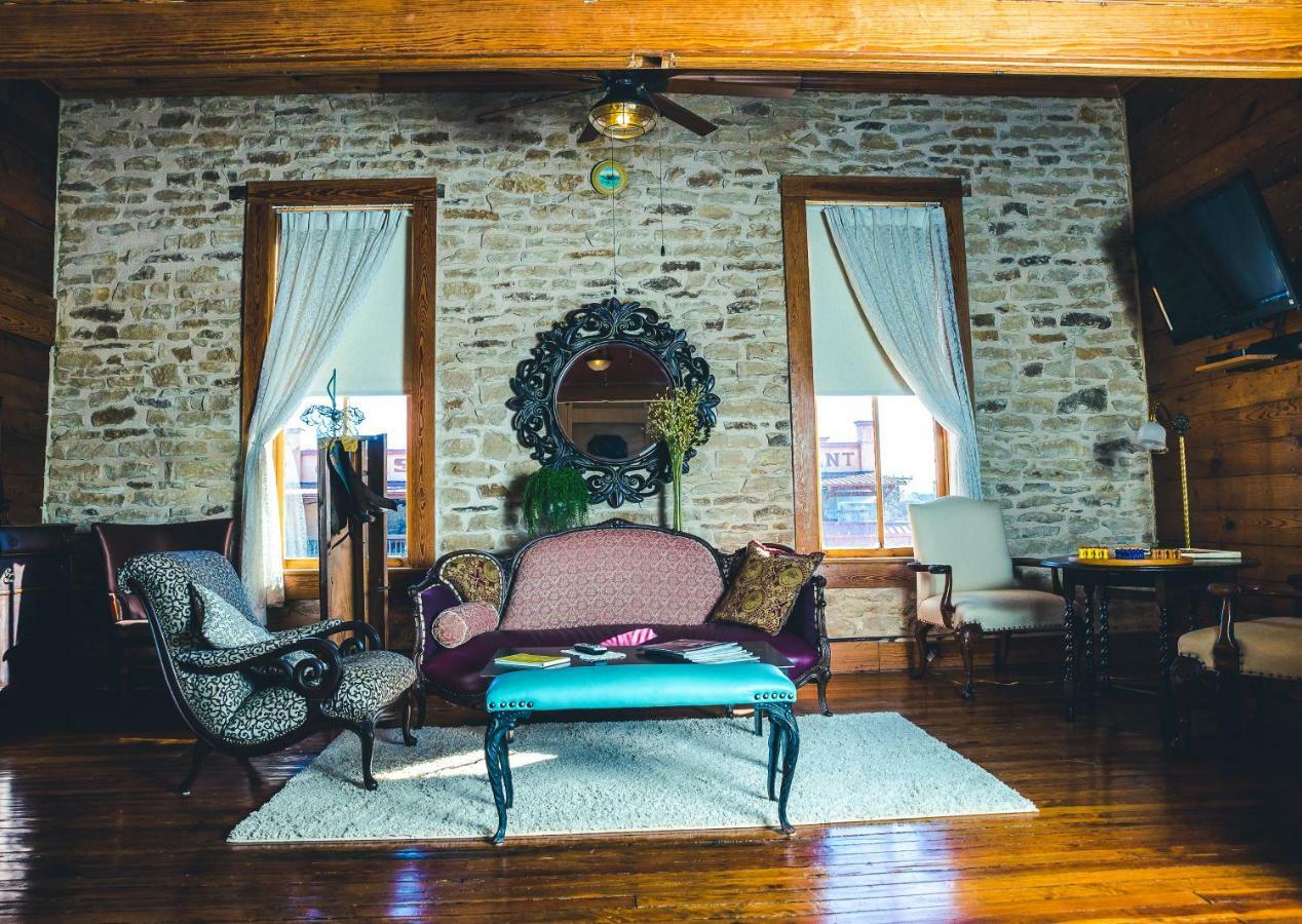 Upstairs Inn Hico 외부 사진
